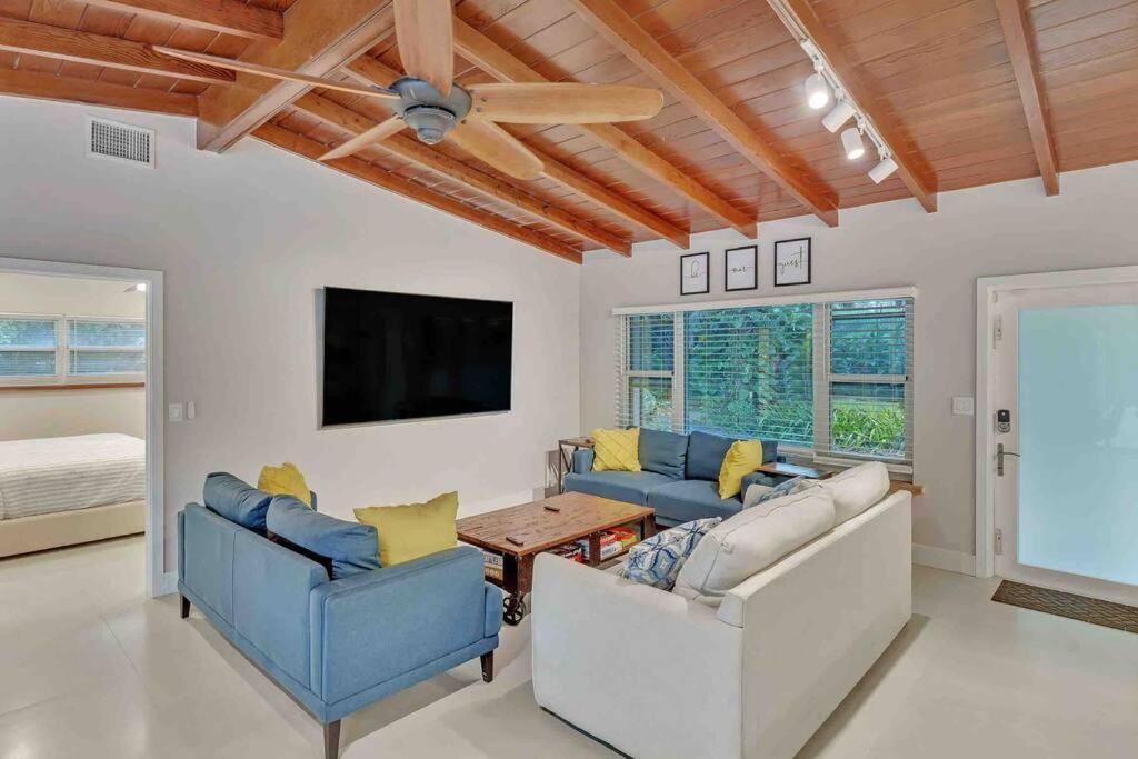 Rare Hidden Getaway Heated Pool 1.5 Acres! Sleeps 16 Villa Fort Lauderdale Exterior foto