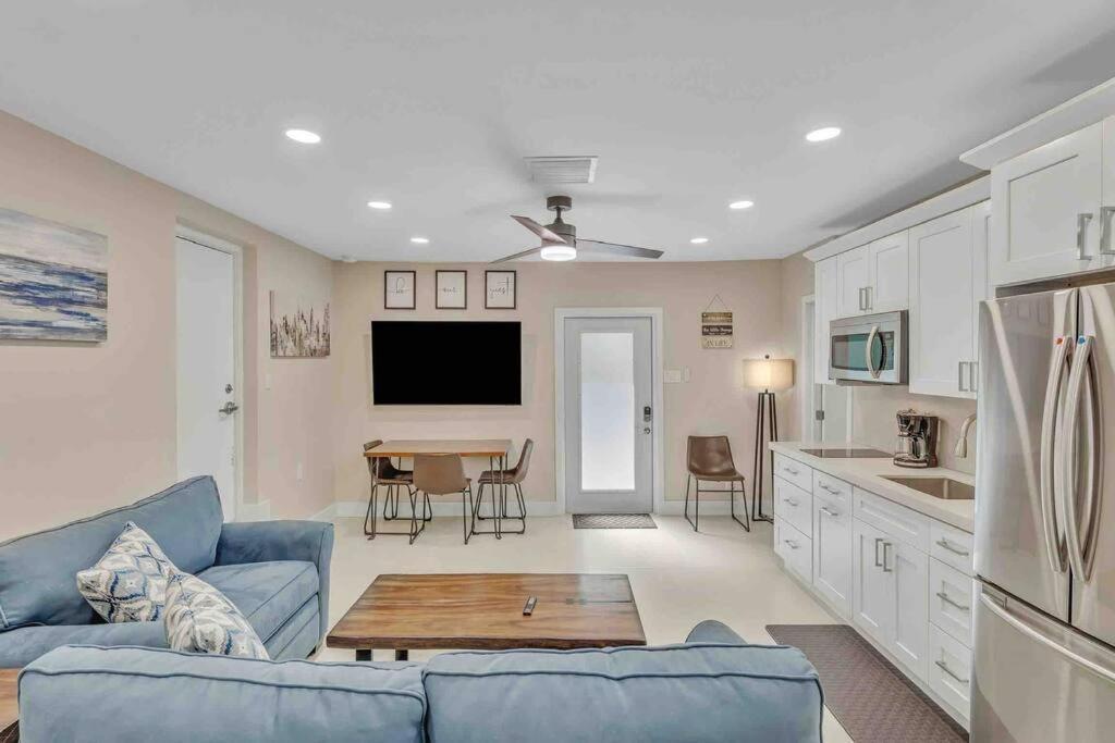 Rare Hidden Getaway Heated Pool 1.5 Acres! Sleeps 16 Villa Fort Lauderdale Exterior foto