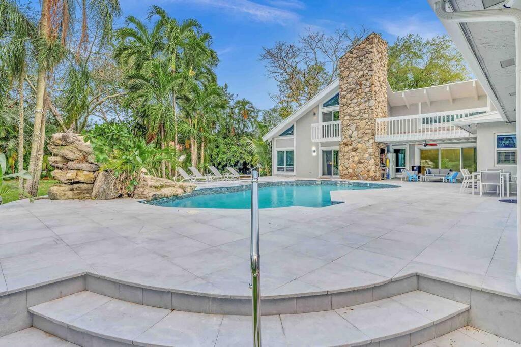 Rare Hidden Getaway Heated Pool 1.5 Acres! Sleeps 16 Villa Fort Lauderdale Exterior foto
