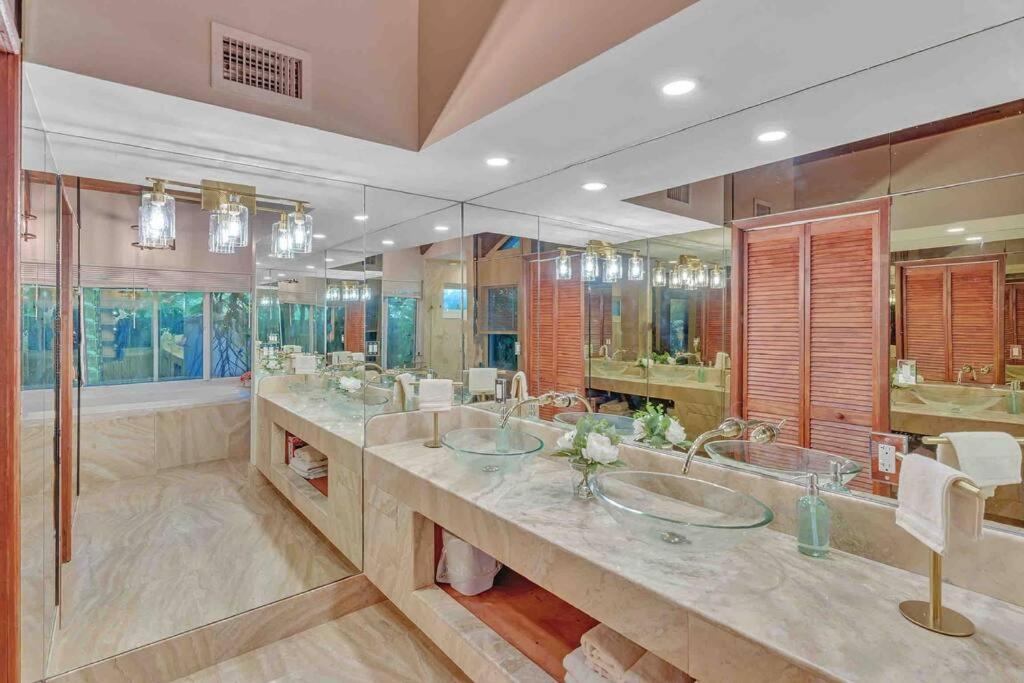 Rare Hidden Getaway Heated Pool 1.5 Acres! Sleeps 16 Villa Fort Lauderdale Exterior foto