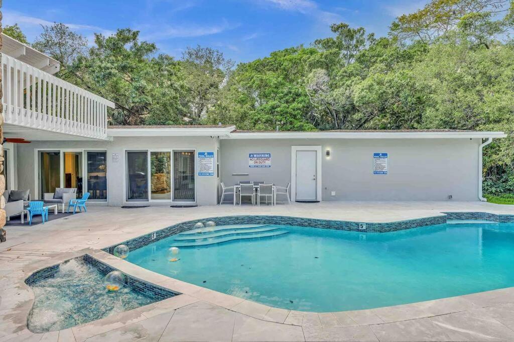 Rare Hidden Getaway Heated Pool 1.5 Acres! Sleeps 16 Villa Fort Lauderdale Exterior foto