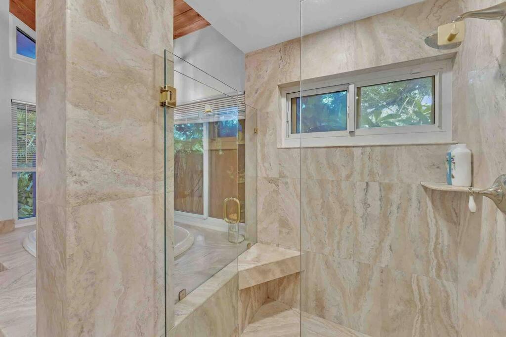 Rare Hidden Getaway Heated Pool 1.5 Acres! Sleeps 16 Villa Fort Lauderdale Exterior foto