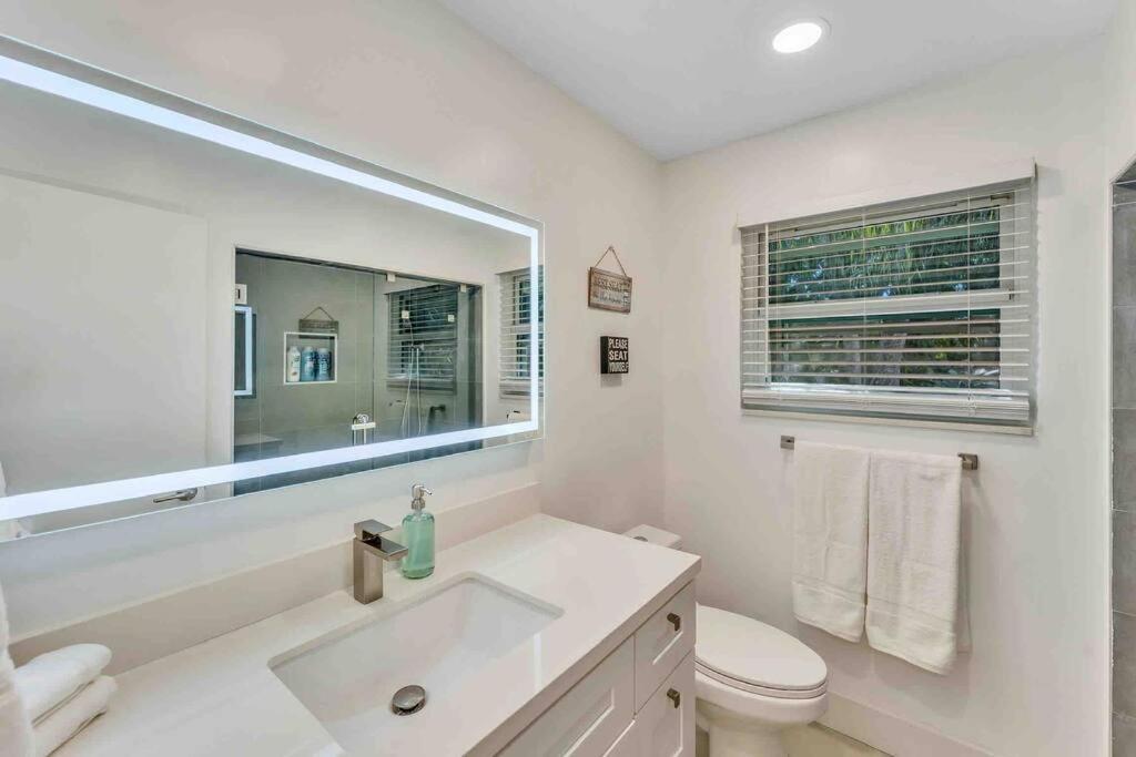 Rare Hidden Getaway Heated Pool 1.5 Acres! Sleeps 16 Villa Fort Lauderdale Exterior foto