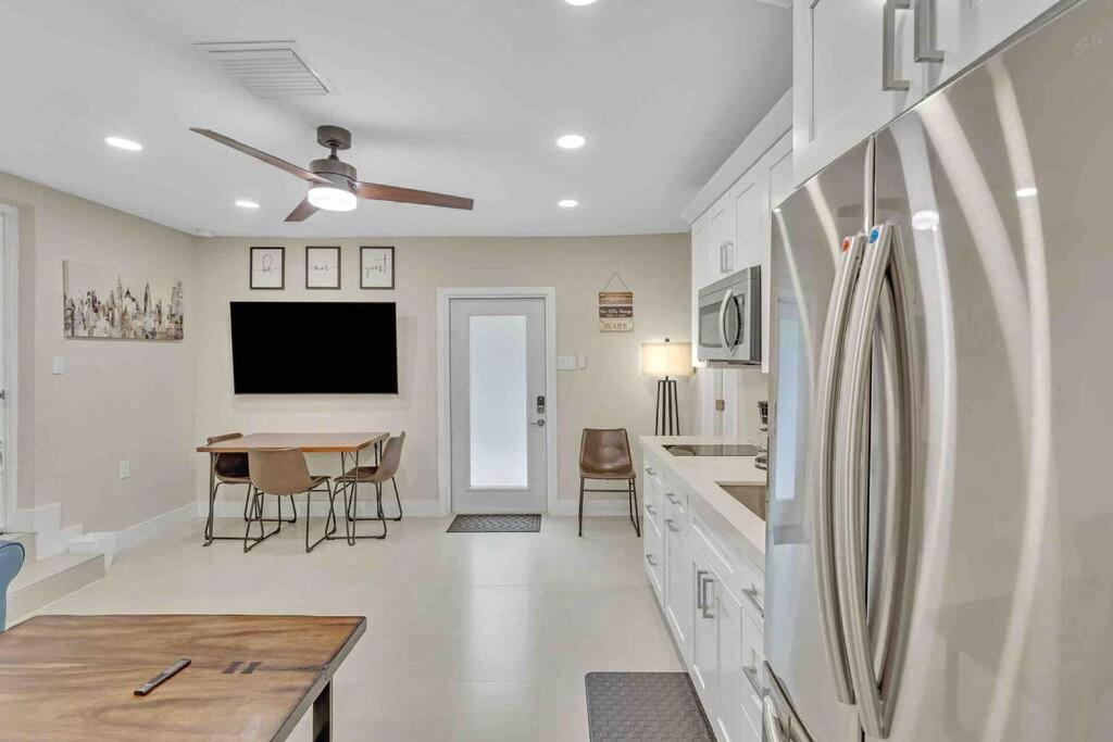 Rare Hidden Getaway Heated Pool 1.5 Acres! Sleeps 16 Villa Fort Lauderdale Exterior foto